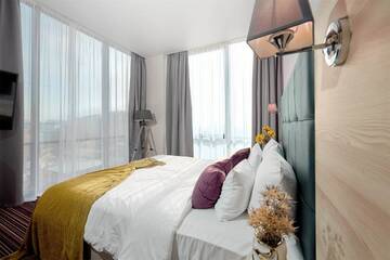 Фото номера Панорамный люкс Отель Golden Tulip г. Краснодар 7