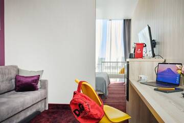 Фото номера Семейный делюкс  Отель Golden Tulip г. Краснодар 5