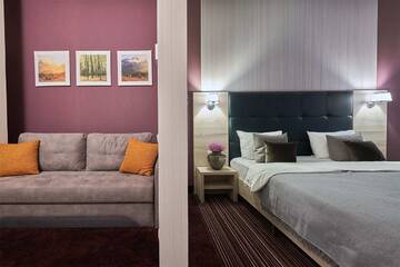 Фото номера Семейный делюкс  Отель Golden Tulip г. Краснодар 7
