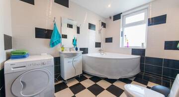 Фото номера Кровать в общем четырехместном номере Гостиница Family Hostel г. Краснодар 4