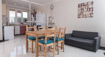 Фото номера Односпальная кровать в общем номере с 3 кроватями Гостиница Family Hostel г. Краснодар 8