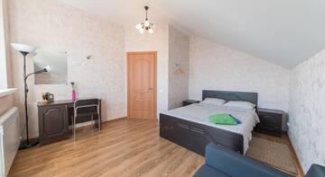 Фото номера Семейный номер с балконом и общей ванной комнатой Гостиница Family Hostel г. Краснодар 6