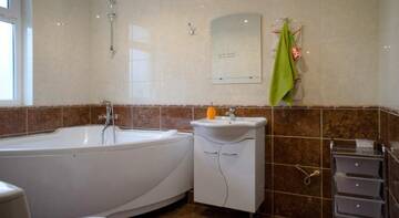 Фото номера Дом с 5 спальнями Гостиница Family Hostel г. Краснодар 7