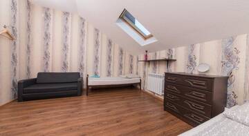 Фото номера Односпальная кровать в общем номере с 2 кроватями Гостиница Family Hostel г. Краснодар 13