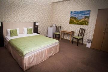 Фото номера Трехместный номер Гостиница Vista Hotel г. Краснодар 3
