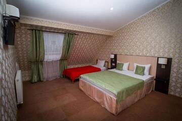 Фото номера Трехместный номер Гостиница Vista Hotel г. Краснодар 4
