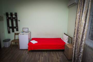 Фото номера Трехместный номер эконом-класса с общей ванной комнатой Гостиница Vista Hotel г. Краснодар 4