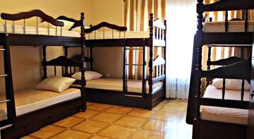 Фото номера Кровать в общем 6-местном номере для мужчин Гостиница Hostel Tsentralniy na Gogolya г. Краснодар 4