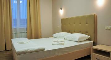 Фото номера Стандартный двухместный номер с 1 кроватью Гостиница B&amp;B HOTEL г. Краснодар 3