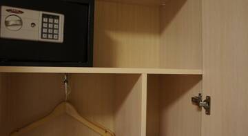 Фото номера Двухместный номер  Гостиница B&amp;B HOTEL г. Краснодар 3