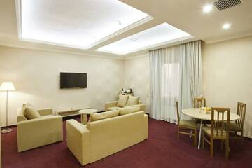Фото номера Номер улучшенный люкс Гостиница Amici Grand Hotel г. Краснодар 4