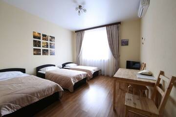Фото номера Стандартный трехместный номер Гостевой дом Smart People Eco Hotel г. Краснодар 2