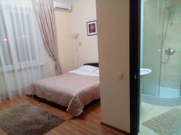 Фото номера Комната стандарт с 1 двуспальной кроватью Гостевой дом Smart People Eco Hotel г. Краснодар 4