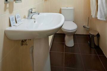 Фото номера Номер комфорт Гостиница Top Hill Hotel г. Краснодар 5