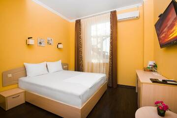 Фото номера Номер комфорт Гостиница Top Hill Hotel г. Краснодар 4