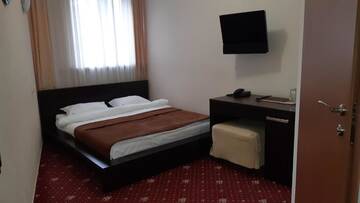 Фото номера Стандартный двухместный номер с 1 кроватью Гостиница Maldini 1899 Boutique Hotel г. Краснодар 6