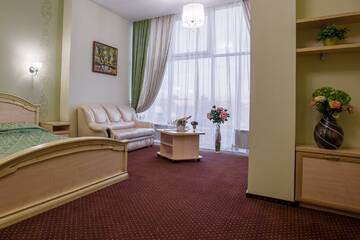 Фото номера Номер люкс Гостиница Crystal г. Краснодар 4