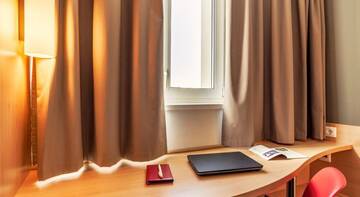 Фото номера Стандартный двухместный номер с 1 кроватью Гостиница Ibis Krasnodar Center г. Краснодар 3