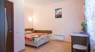 Фото номера Двухместный номер Делюкс с 2 отдельными кроватями Гостиница Guest House Ksenia г. Краснодар 2