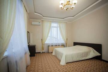 Фото номера 2-комнатный номер люкс Гостиница Sweet Hall г. Краснодар 8