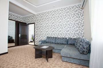 Фото номера 2-комнатный номер люкс Гостиница Sweet Hall г. Краснодар 4
