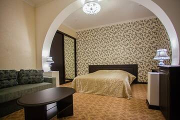 Фото номера Полулюкс Гостиница Sweet Hall г. Краснодар 2