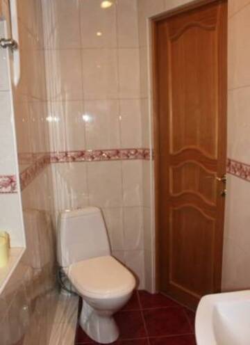 Фото номера Бюджетный трехместный номер Гостиница Guest house Vladimir г. Краснодар 3