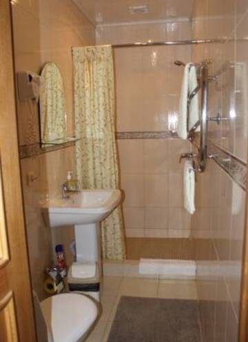 Фото номера Классический четырёхместный номер Гостиница Guest house Vladimir г. Краснодар 4