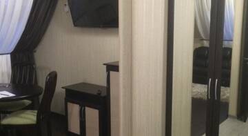 Фото номера Двухместный номер Делюкс с 1 кроватью Гостиница Guest House na Akademika Trubilina г. Краснодар 4