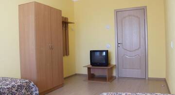 Фото номера Односпальная кровать в общем номере Хостел Солнышко на Черкасской г. Краснодар 2
