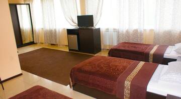 Фото номера Cемейный номер с отдельной ванной комнатой Гостиница Guest House Comfy г. Краснодар 2