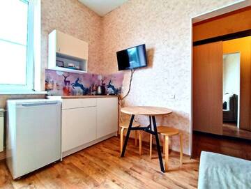 Фото номера #11 (Kingsize Bed + 2х спальный диван) Гостевой дом Апарт-отель Home г. Краснодар 6