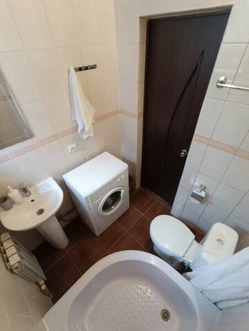 Фото номера #1 (Раздельные кровати+кресло) Гостевой дом Апарт-отель Home г. Краснодар 9