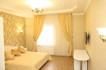 Фото номера Номер полулюкс с 1 двуспальной кроватью Гостиница George Hotel г. Краснодар 15