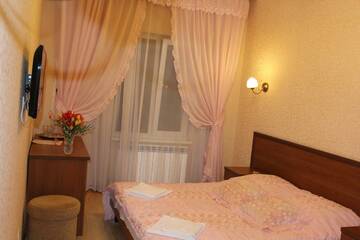 Фото номера 2-местный номер стандарт Гостиница George Hotel г. Краснодар 3