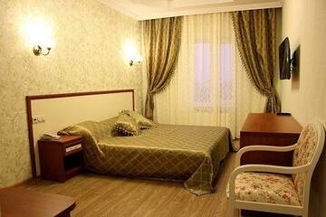 Фото номера Номер полулюкс с 1 двуспальной кроватью Гостиница George Hotel г. Краснодар 2