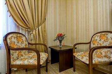 Фото номера Номер полулюкс с 1 двуспальной кроватью Гостиница George Hotel г. Краснодар 12