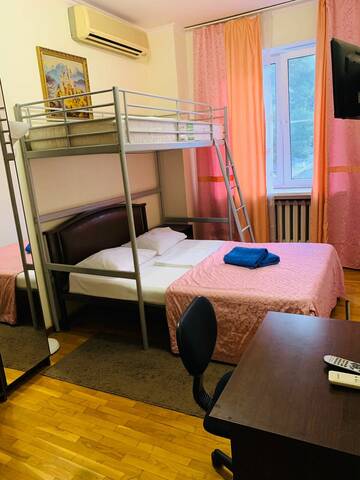 Фото номера Трехместный номер с душем Гостиница Акапулько г. Краснодар 3