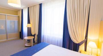 Фото номера АПАРТАМЕНТЫ С КУХНЕЙ И БАЛКОНОМ (40 М2) Апарт-отель Muller Bach г. Краснодар 6