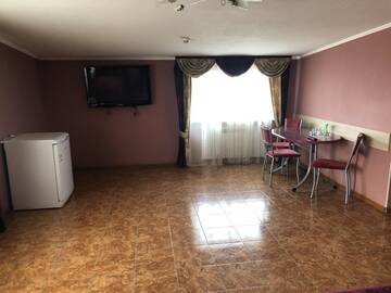 Фото номера Трехместный номер Гостиница Planeta Hotel г. Краснодар 8