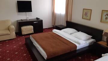 Фото номера Семейный номер Гостиница Maldini 1899 Boutique Hotel г. Краснодар 4