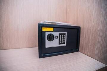 Фото номера Двухместный номер с 1 кроватью или 2 отдельными кроватями и балконом Гостиница Арт Отель г. Краснодар 6